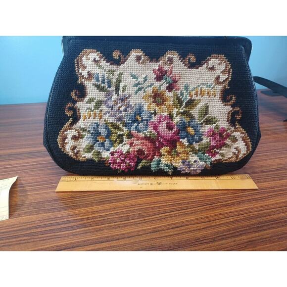 Vintage Needlepoint Embroidery Floral/Flowers Purse Handbag Top Clasp W/Receipt - Picture 12 of 14